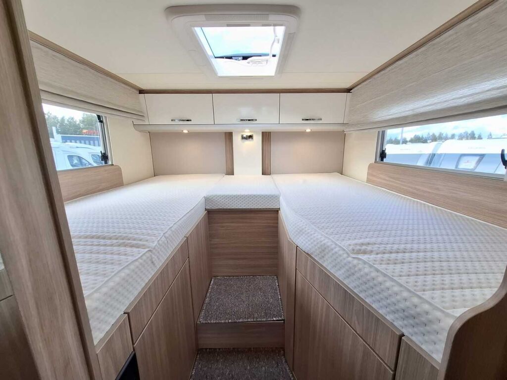 Bürstner Ixeo Time IT 726 J.Edition 2023 Valkoinen