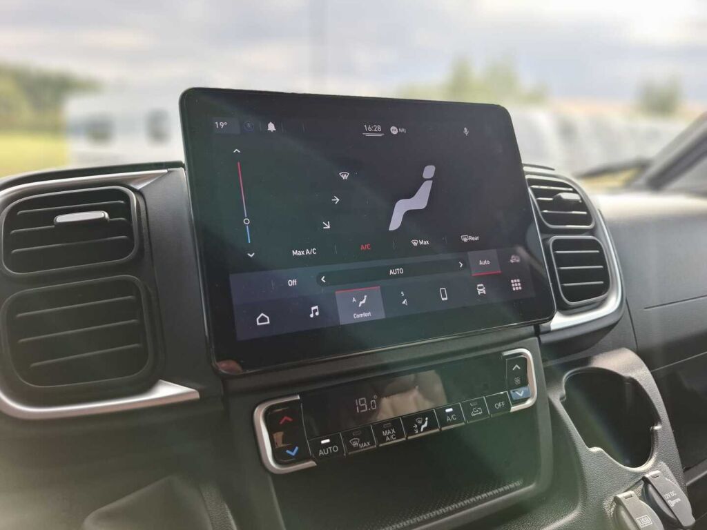 Bürstner Ixeo Time IT 726 J.Edition 2023 Valkoinen