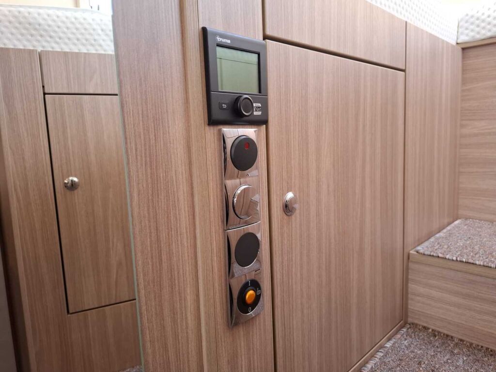 Bürstner Ixeo Time IT 726 J.Edition 2023 Valkoinen