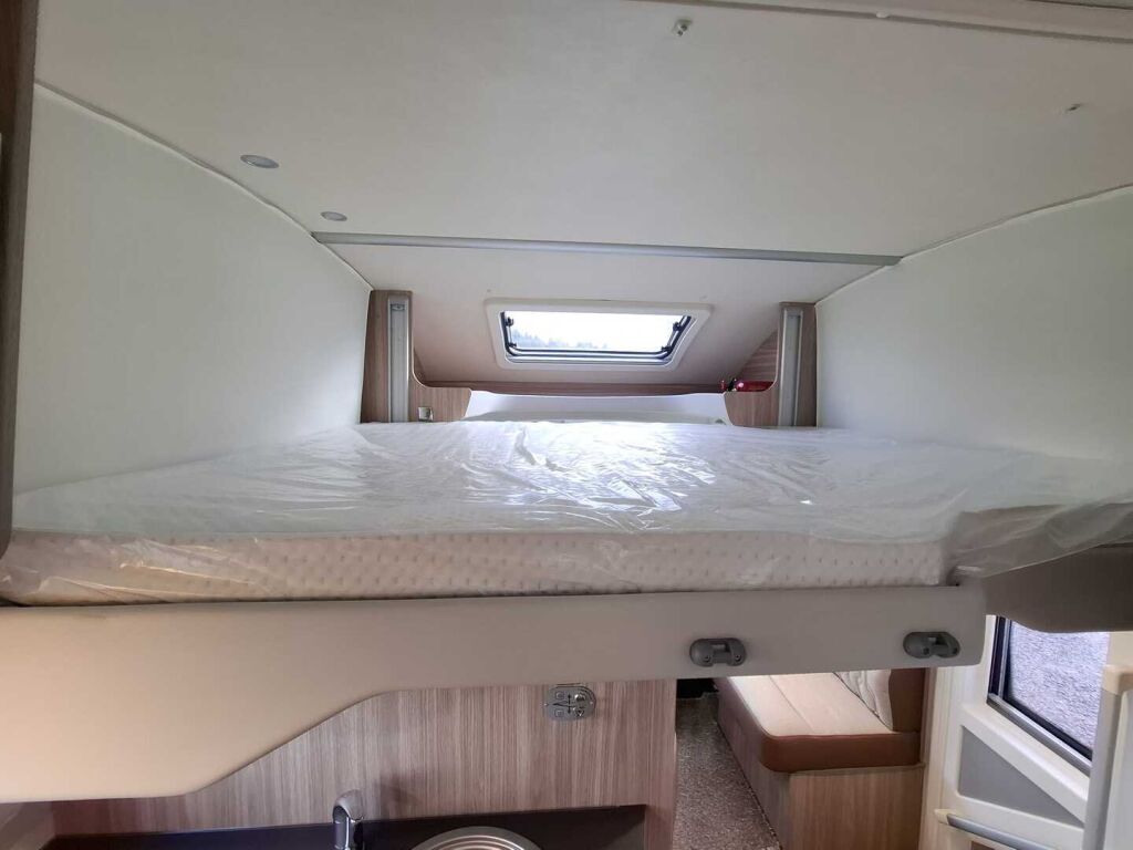 Bürstner Ixeo Time IT 726 J.Edition 2023 Valkoinen