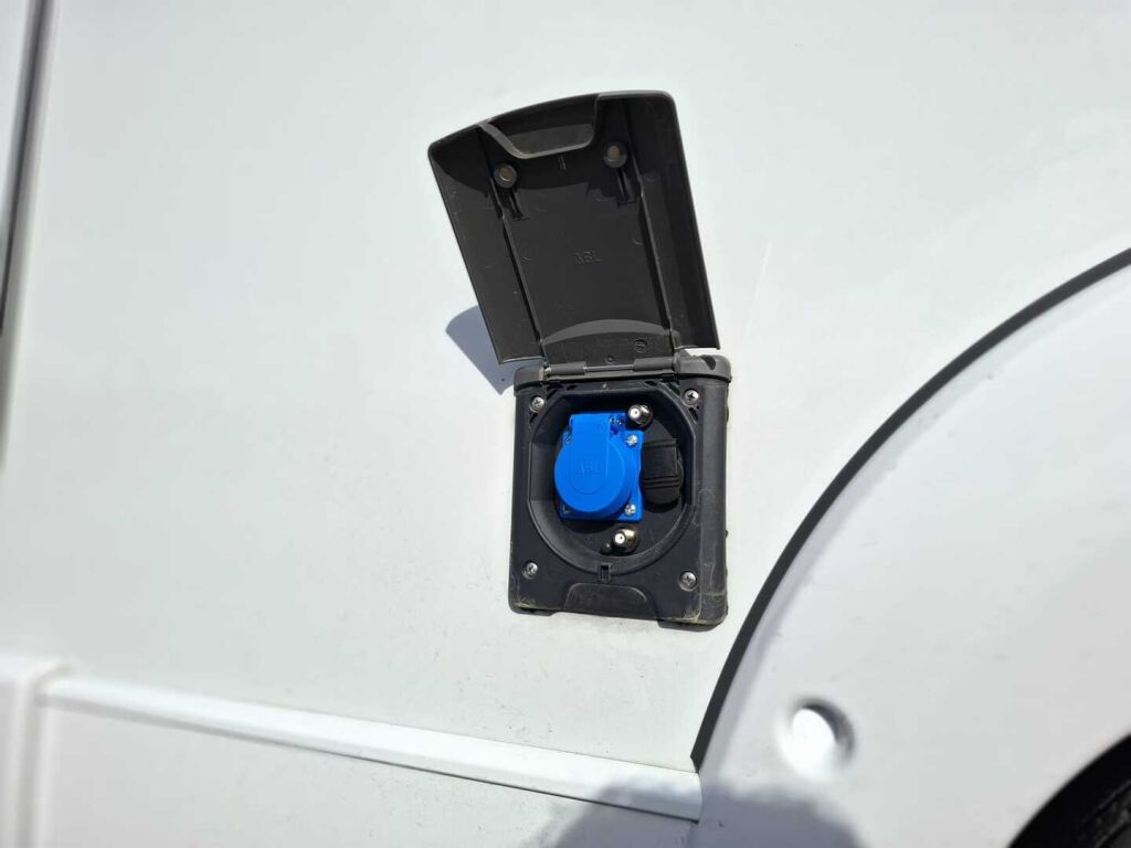 Bürstner Ixeo Time IT 726 J.Edition 2023 Valkoinen