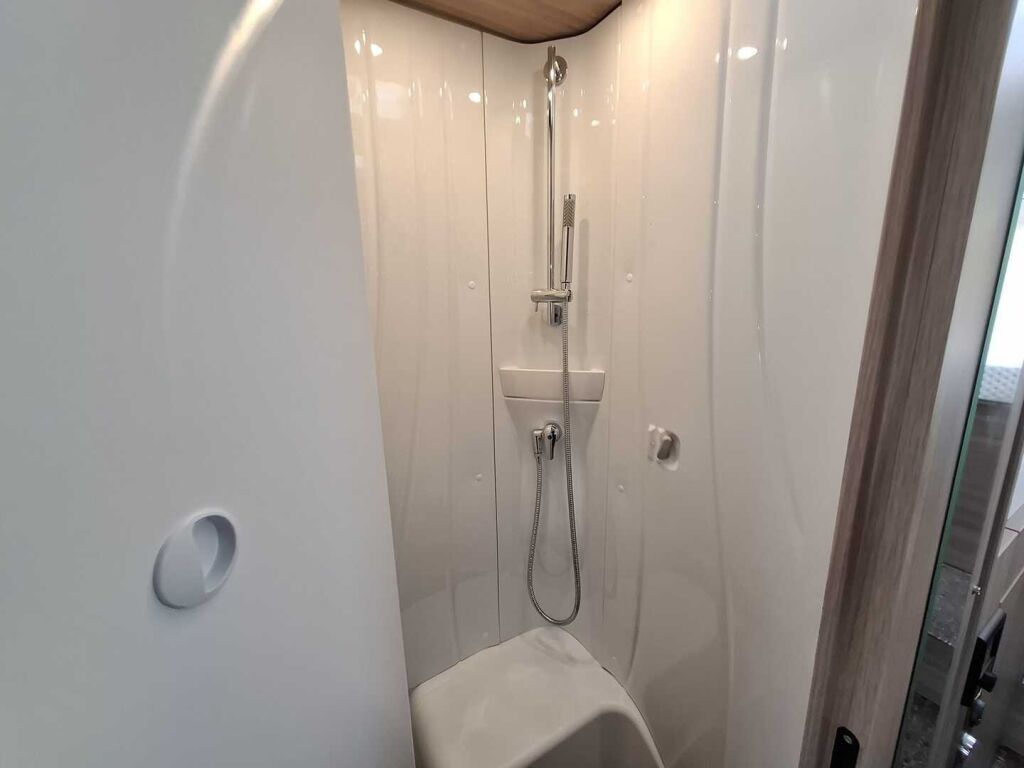 Bürstner Ixeo Time IT 726 J.Edition 2023 Valkoinen