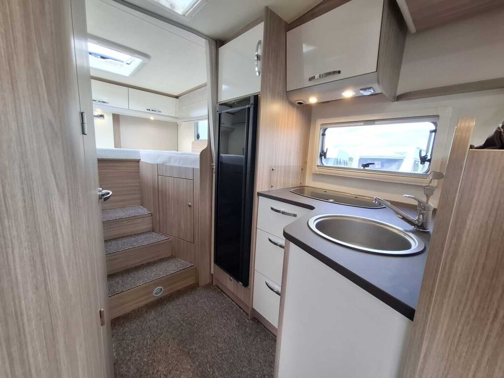 Bürstner Ixeo Time IT 726 J.Edition 2023 Valkoinen