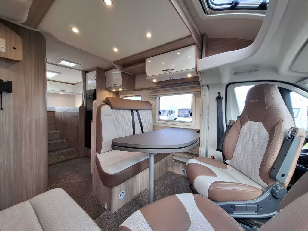 Bürstner Ixeo Time IT 726 J.Edition 2023 Valkoinen