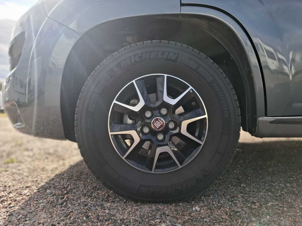 Bürstner Ixeo Time IT 726 J.Edition 2023 Valkoinen