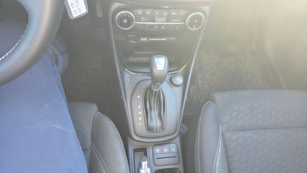 Ford Puma 2024 Musta