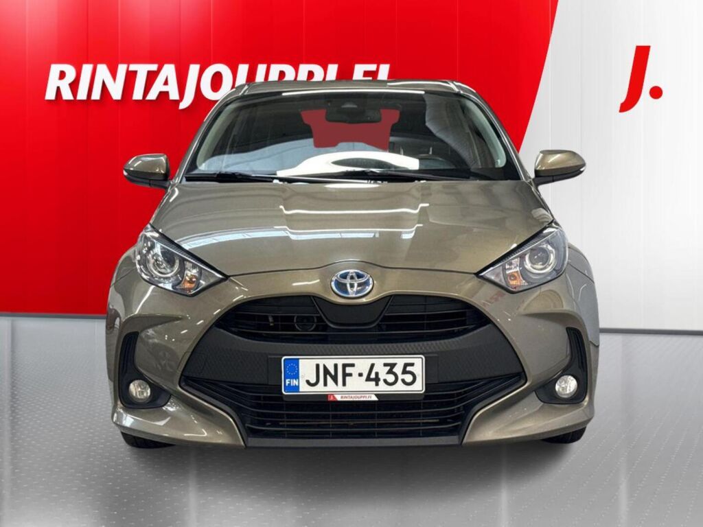 Toyota Yaris 2024 Ruskea (beige)