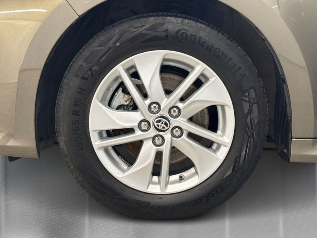 Toyota Yaris 2024 Ruskea (beige)