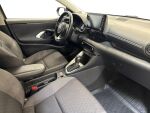 Toyota Yaris 2024 Ruskea (beige)