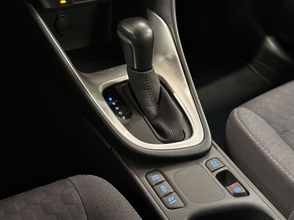 Toyota Yaris 2024 Hopea