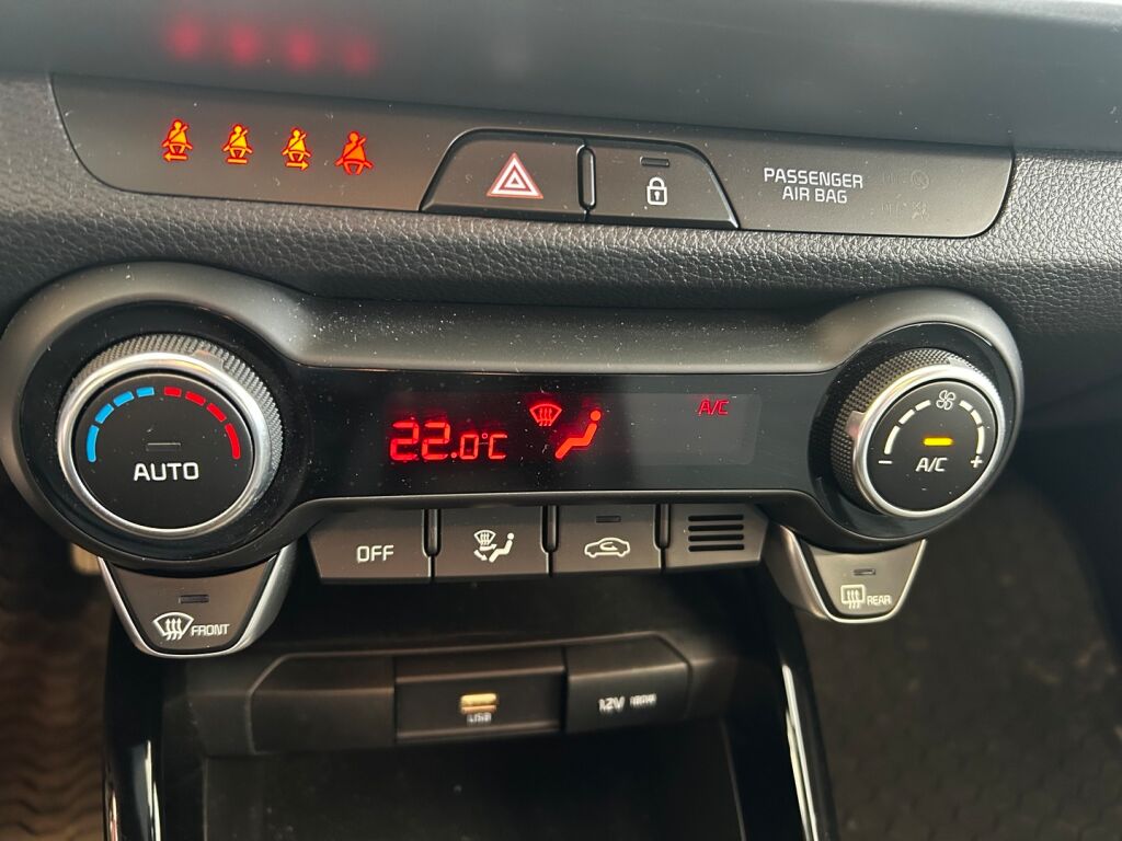 Kia Stonic 2024 Punainen