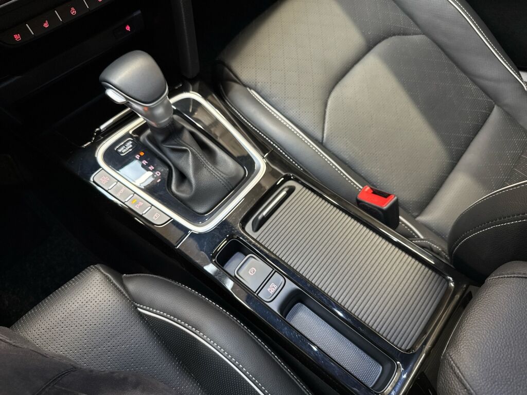 Kia Ceed 2025 Valkoinen