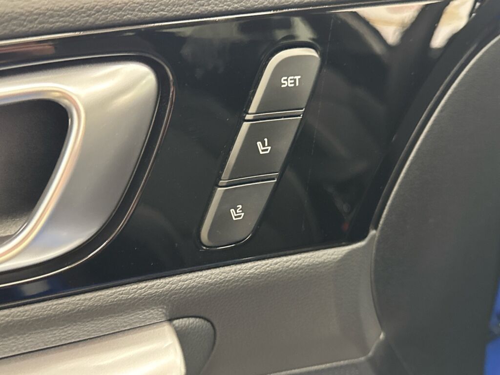 Kia Ceed 2025 Sininen