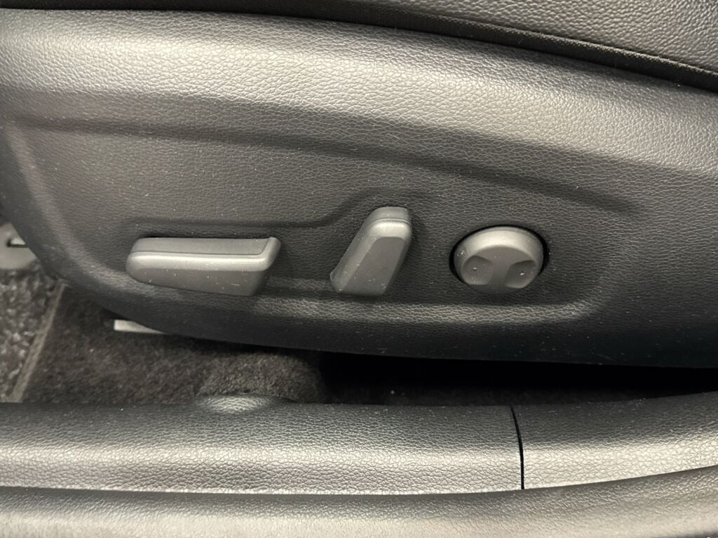 Kia Ceed 2025 Sininen