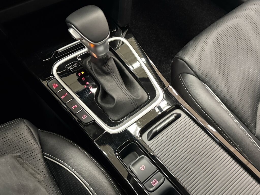 Kia Ceed 2025 Sininen