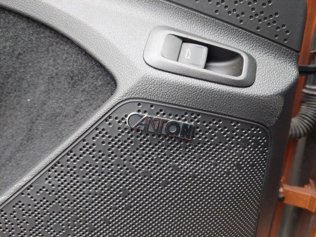 Skoda Enyaq 2023 Oranssi