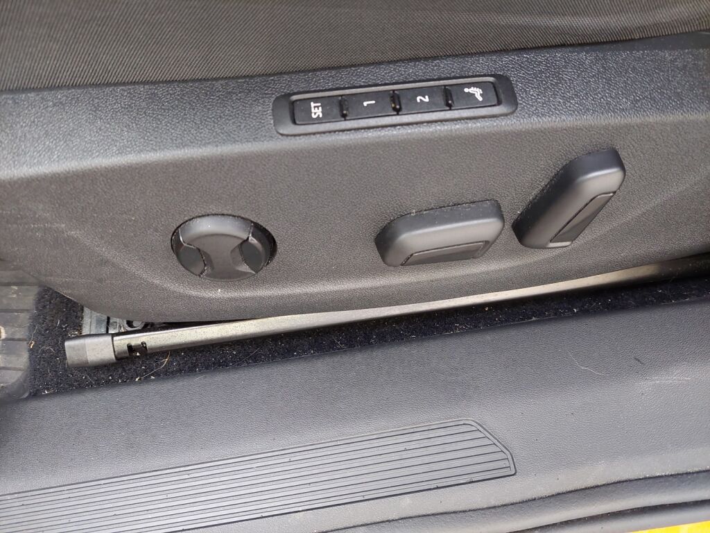 Skoda Enyaq 2023 Oranssi