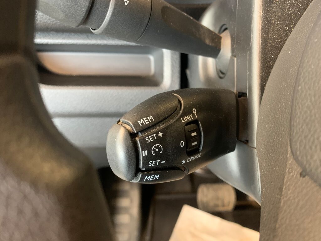 Peugeot e-Expert 2025 Valkoinen