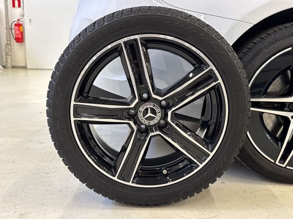 Mercedes-Benz C 2023 Valkoinen
