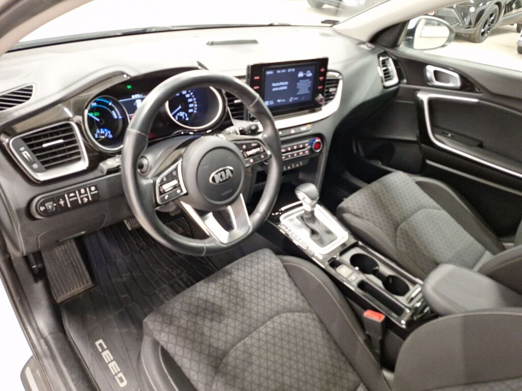 Kia Ceed 2021 Valkoinen