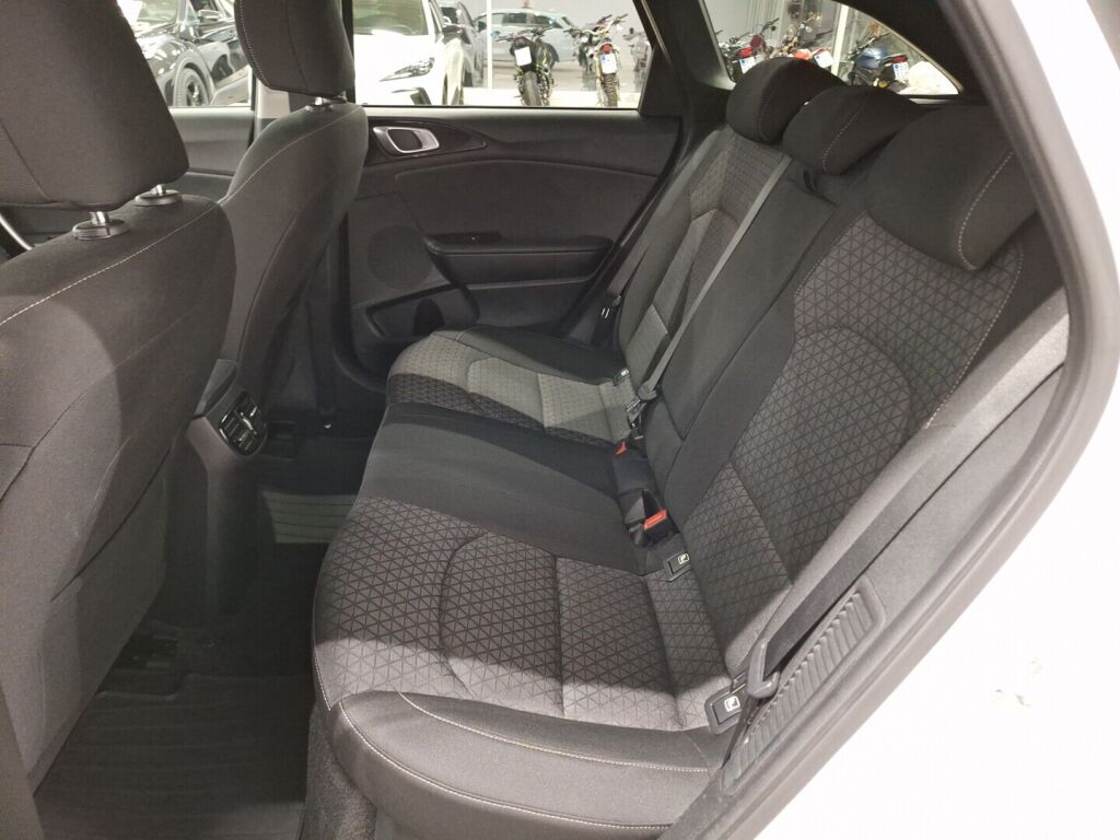 Kia Ceed 2021 Valkoinen