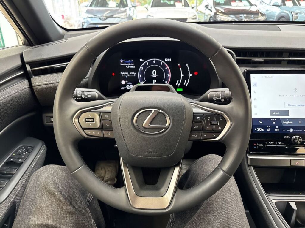 Lexus LBX 2024 Valkoinen