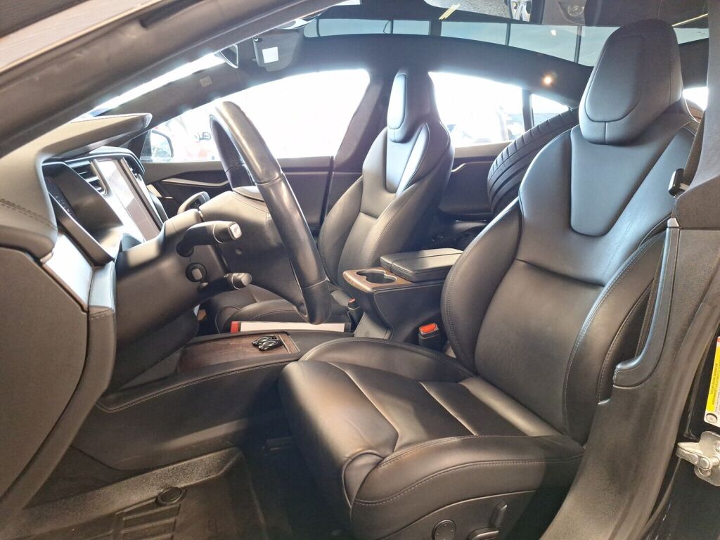 Tesla Model S 2018 Musta