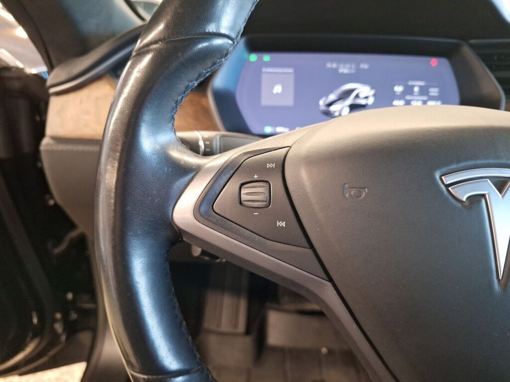 Tesla Model S 2018 Musta