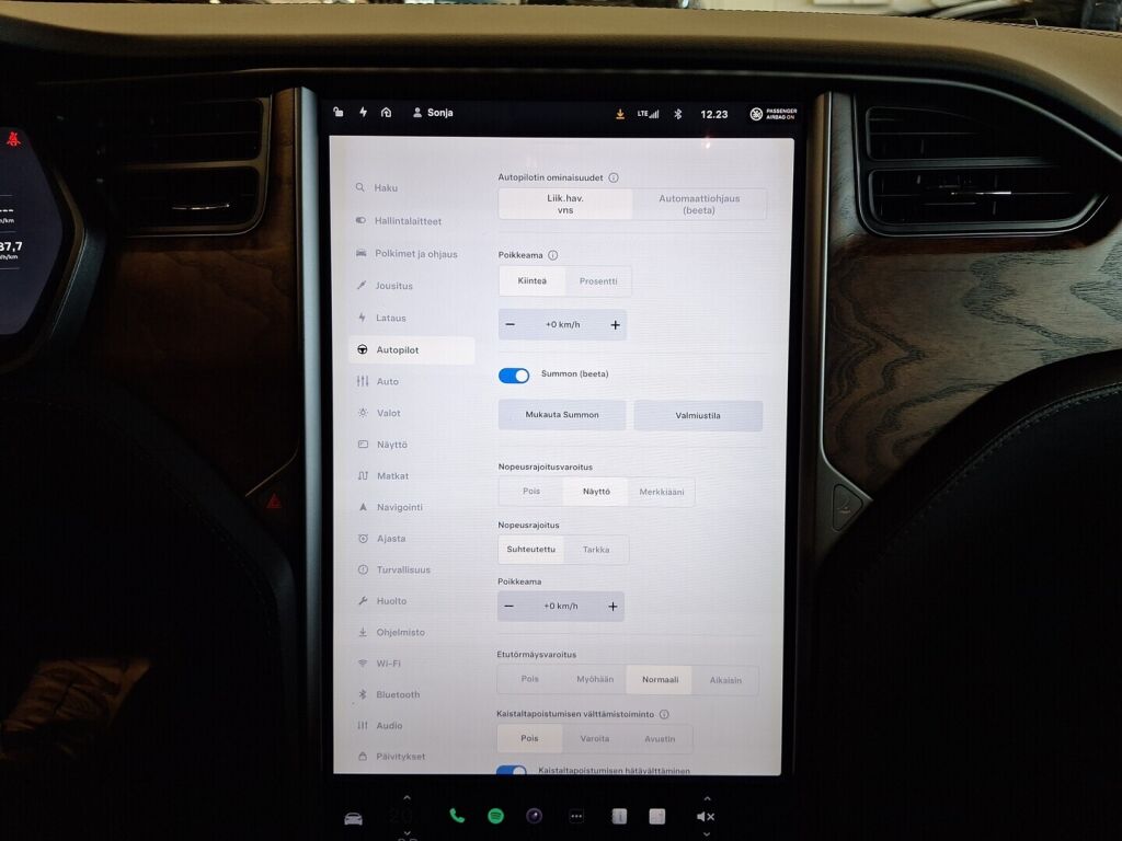 Tesla Model S 2018 Musta