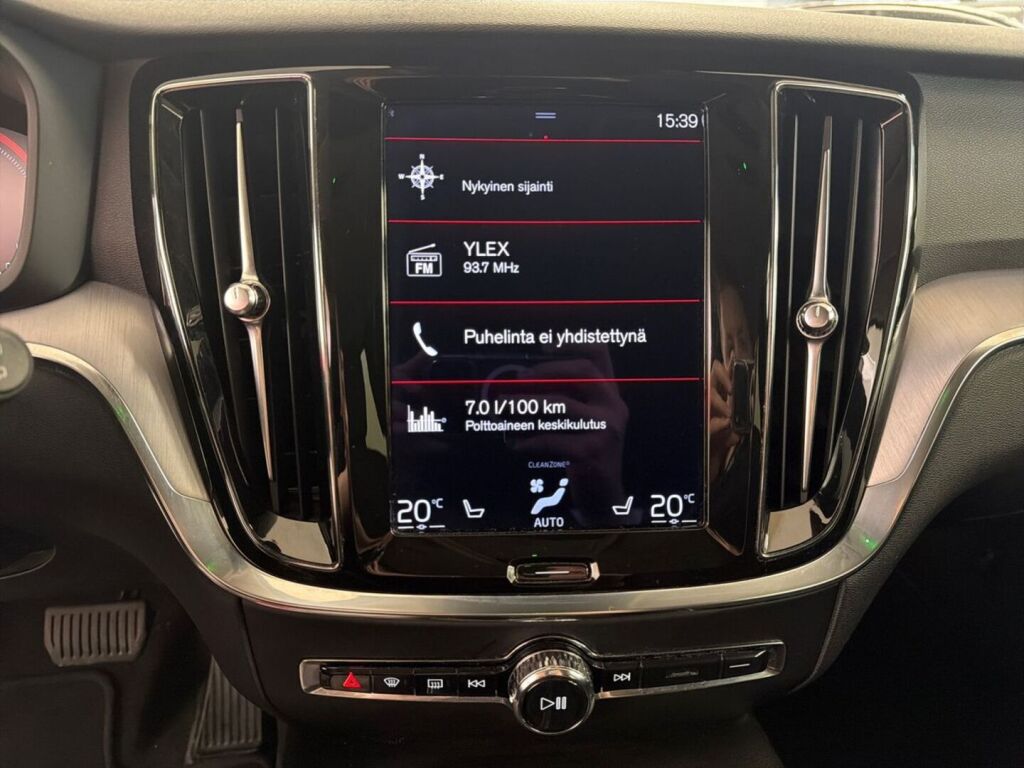 Volvo V60 2021 Valkoinen