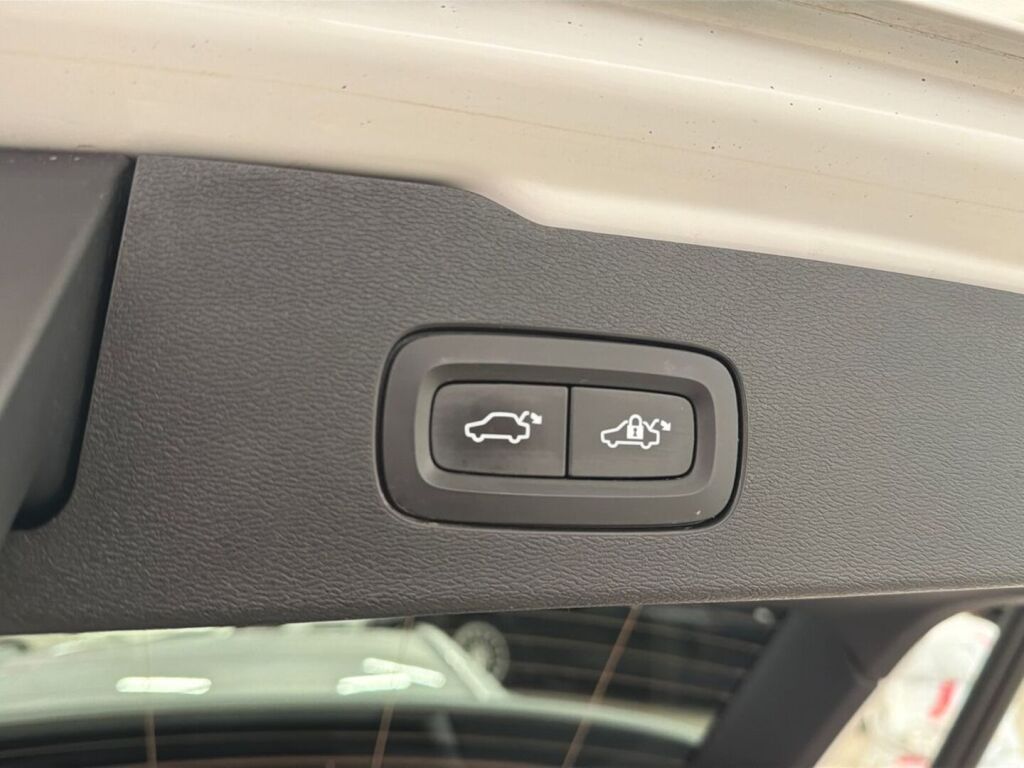 Volvo V60 2021 Valkoinen