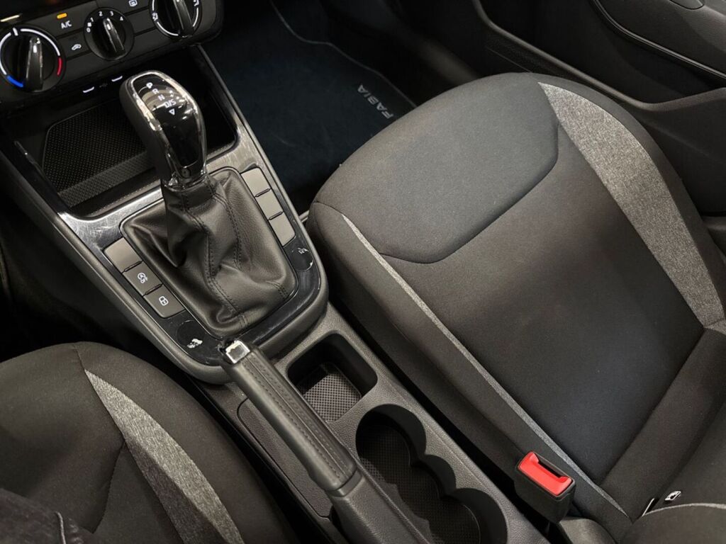 Skoda Fabia 2024 Valkoinen