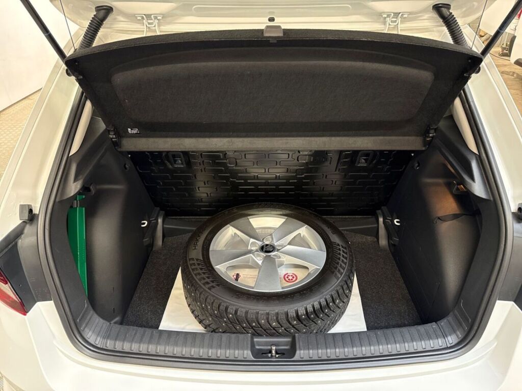 Skoda Fabia 2024 Valkoinen