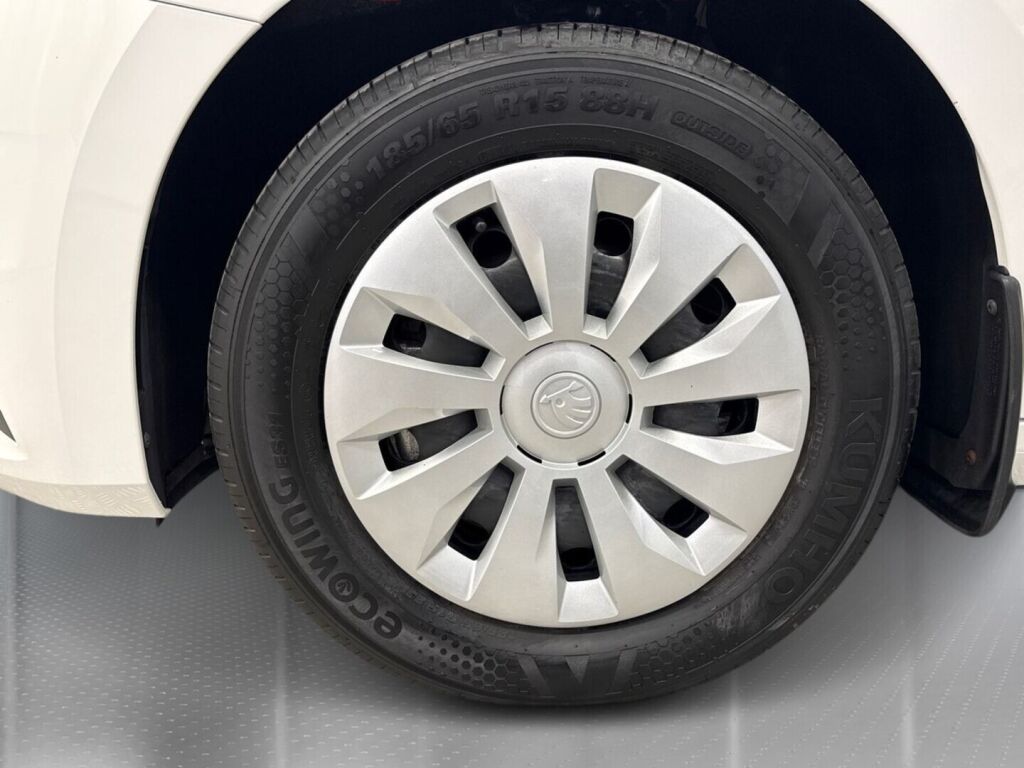Skoda Fabia 2024 Valkoinen