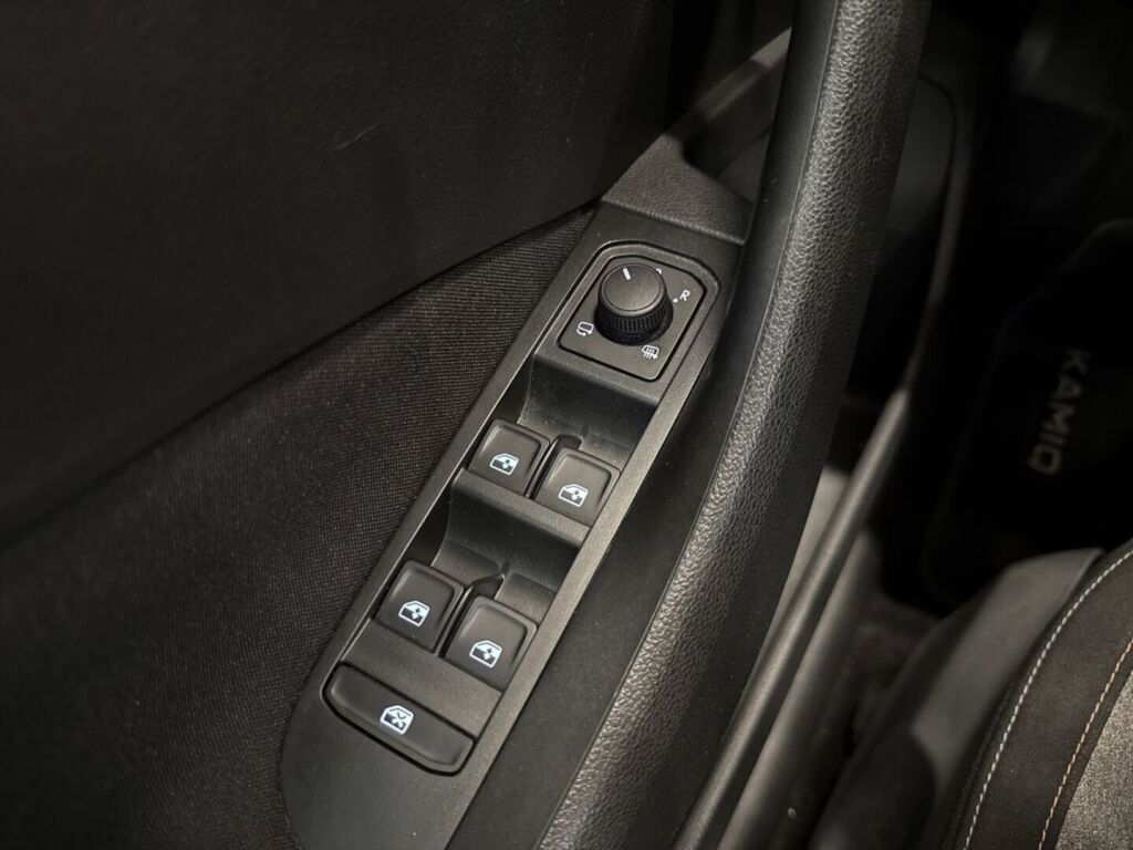 Skoda Kamiq 2024 Valkoinen