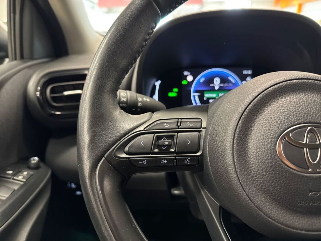 Toyota Yaris 2024 Valkoinen