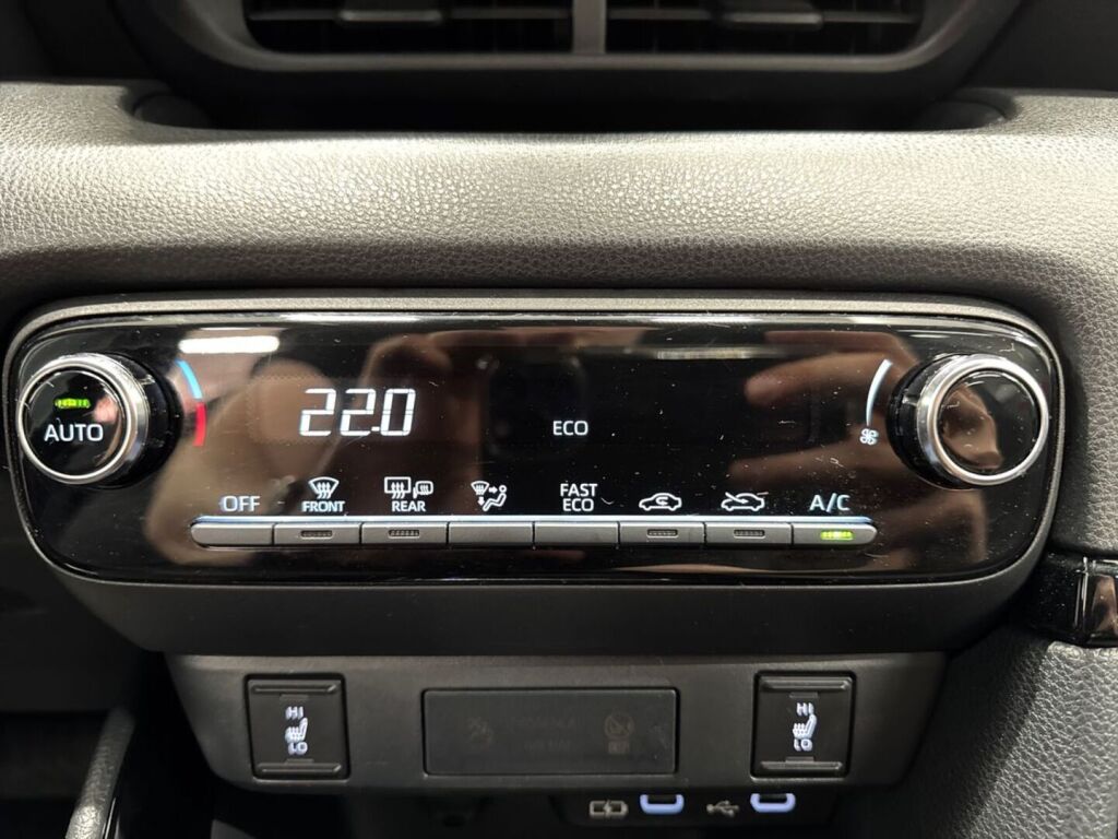 Toyota Yaris 2024 Valkoinen
