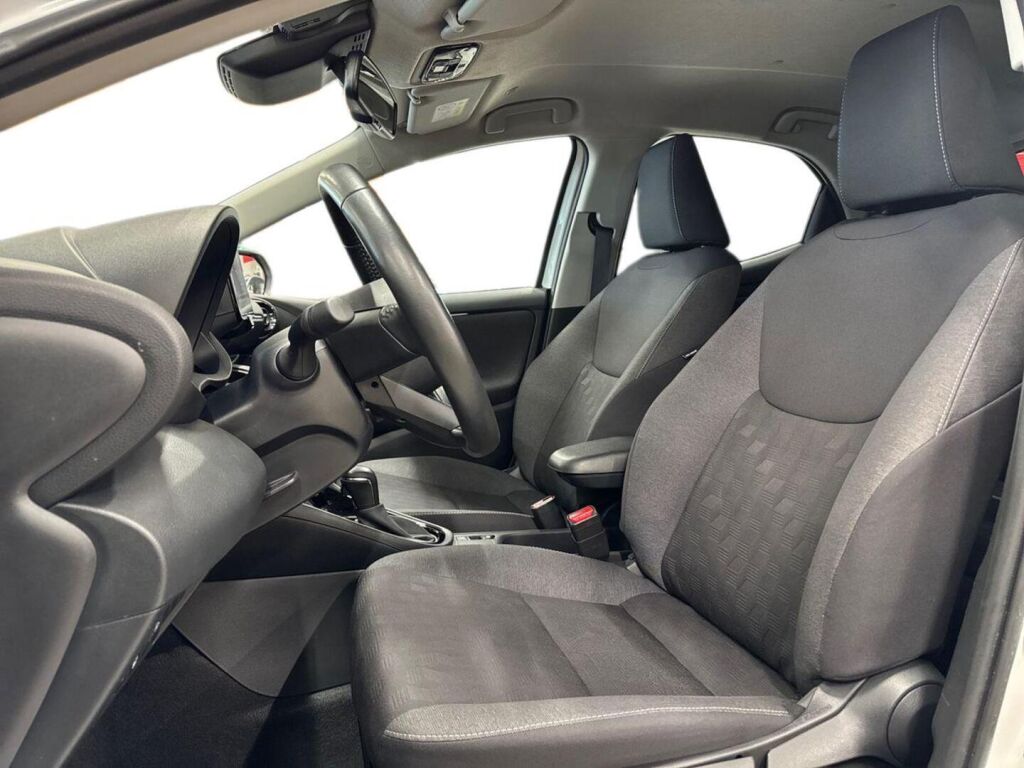 Toyota Yaris 2024 Valkoinen