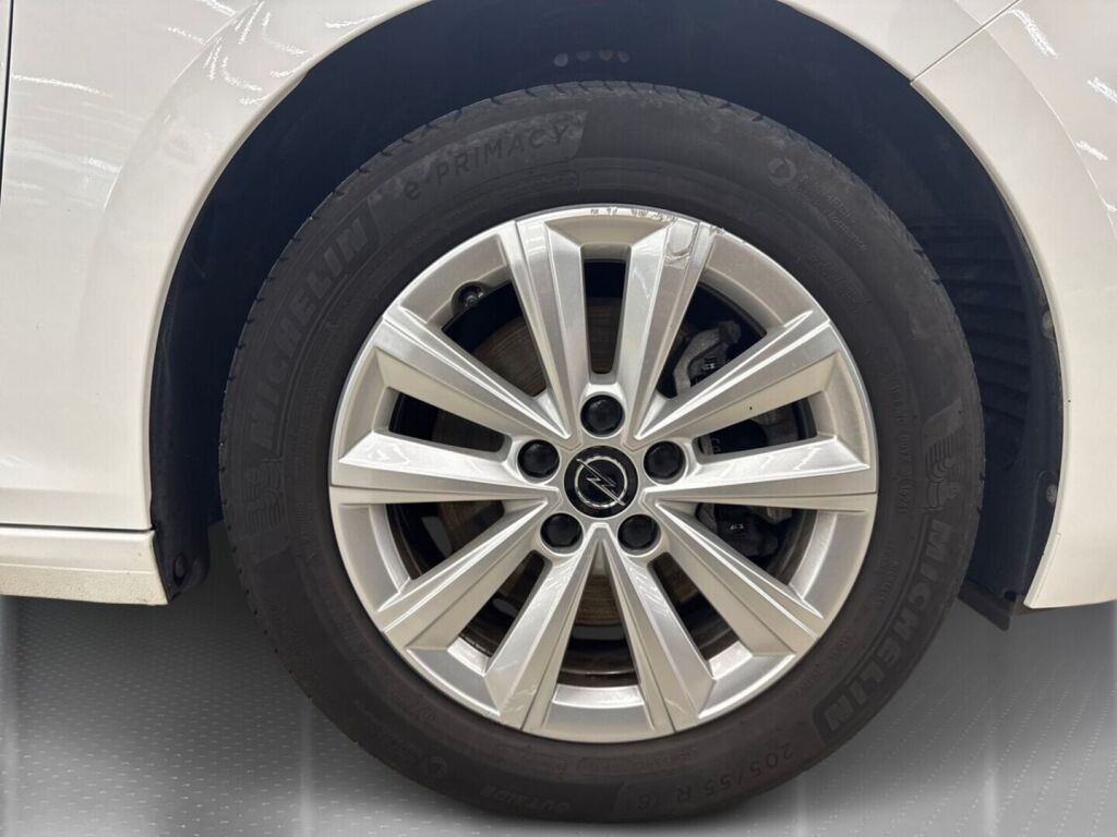 Opel Astra 2024 Valkoinen