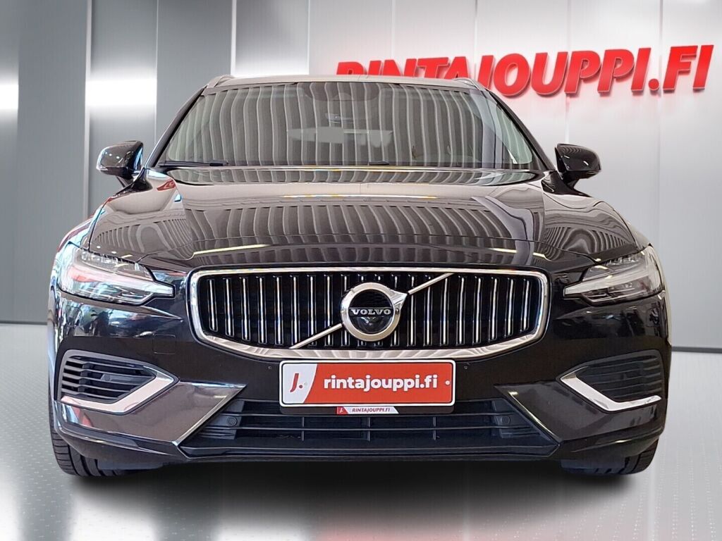 Volvo V60 2020 Musta