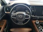Volvo V60 2020 Musta