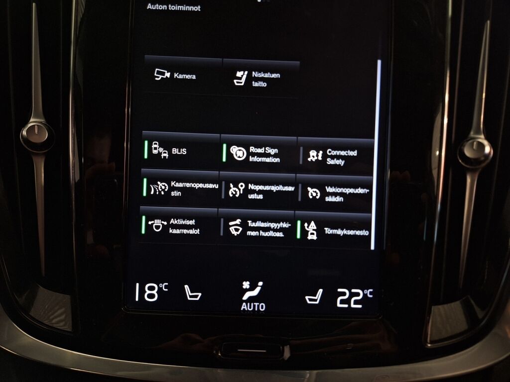 Volvo V60 2020 Musta