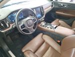 Volvo V60 2020 Musta