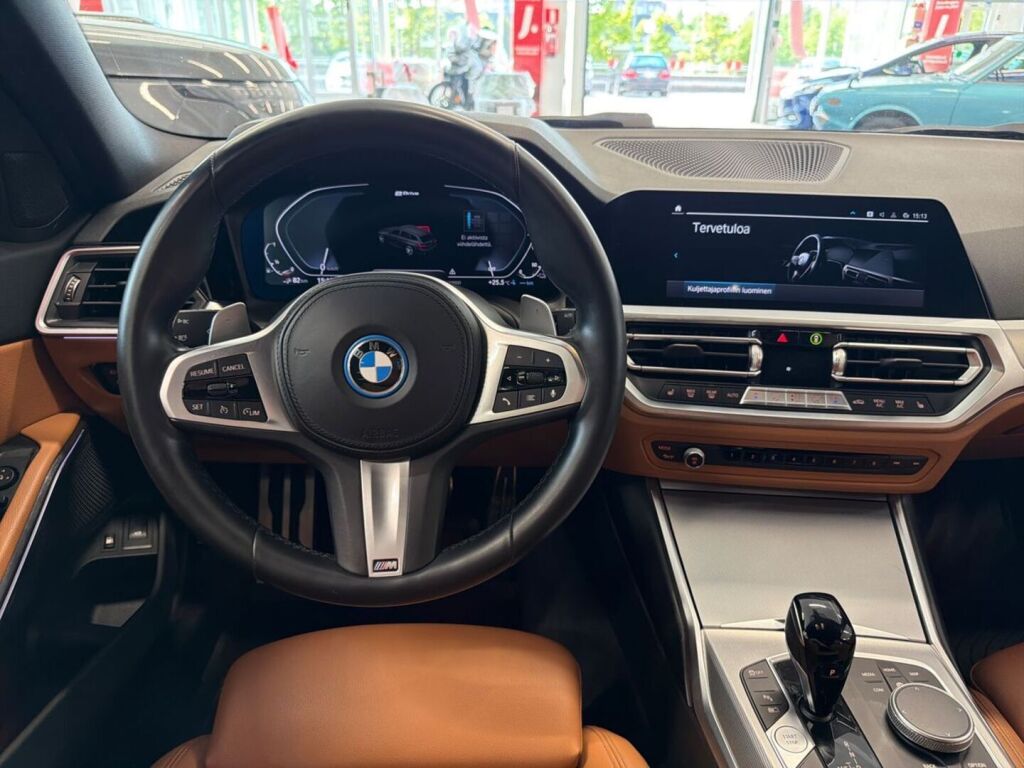 BMW 330 2022 Harmaa