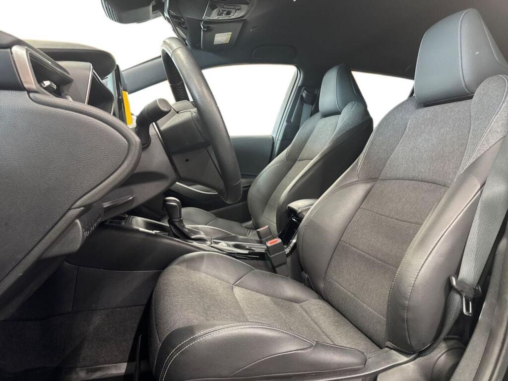 Toyota Corolla 2024 Musta