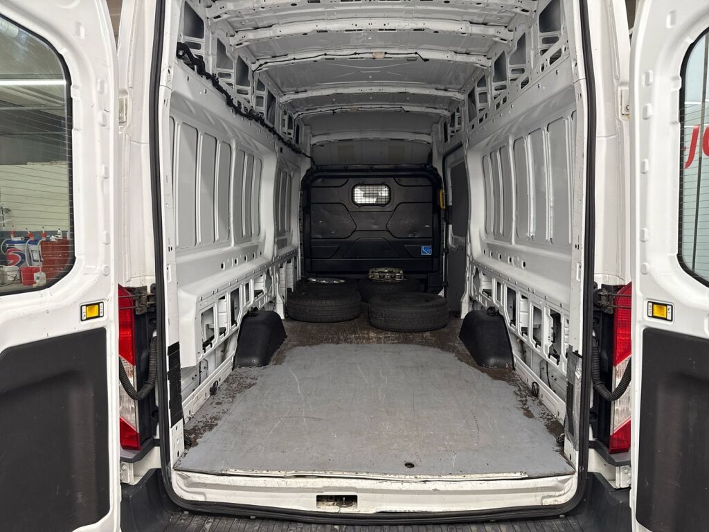 Ford Transit 2016 Valkoinen