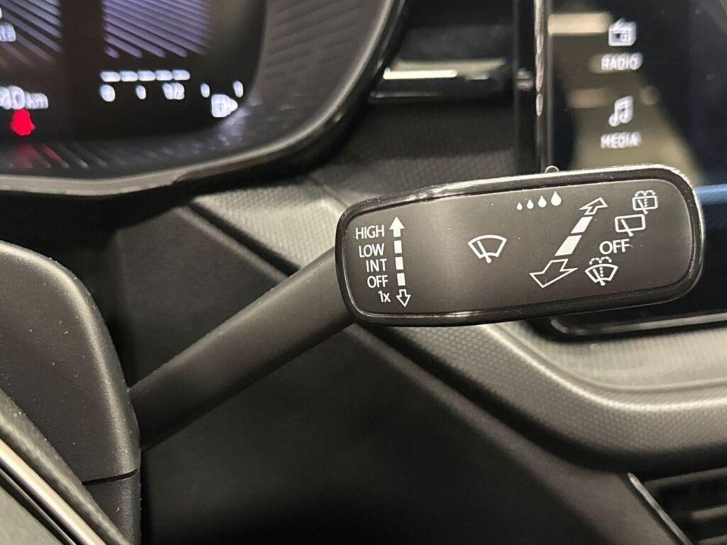 Skoda Fabia 2024 Valkoinen