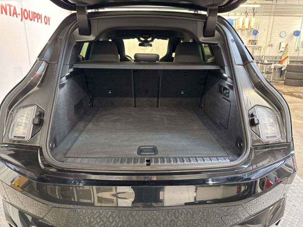 BMW iX 2022 Musta
