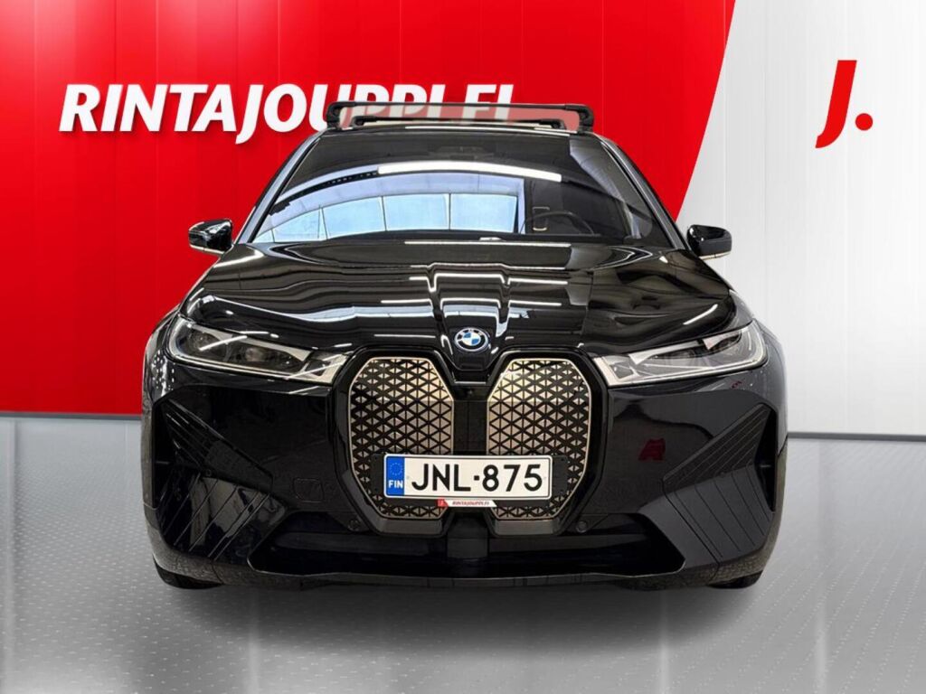 BMW iX 2022 Musta