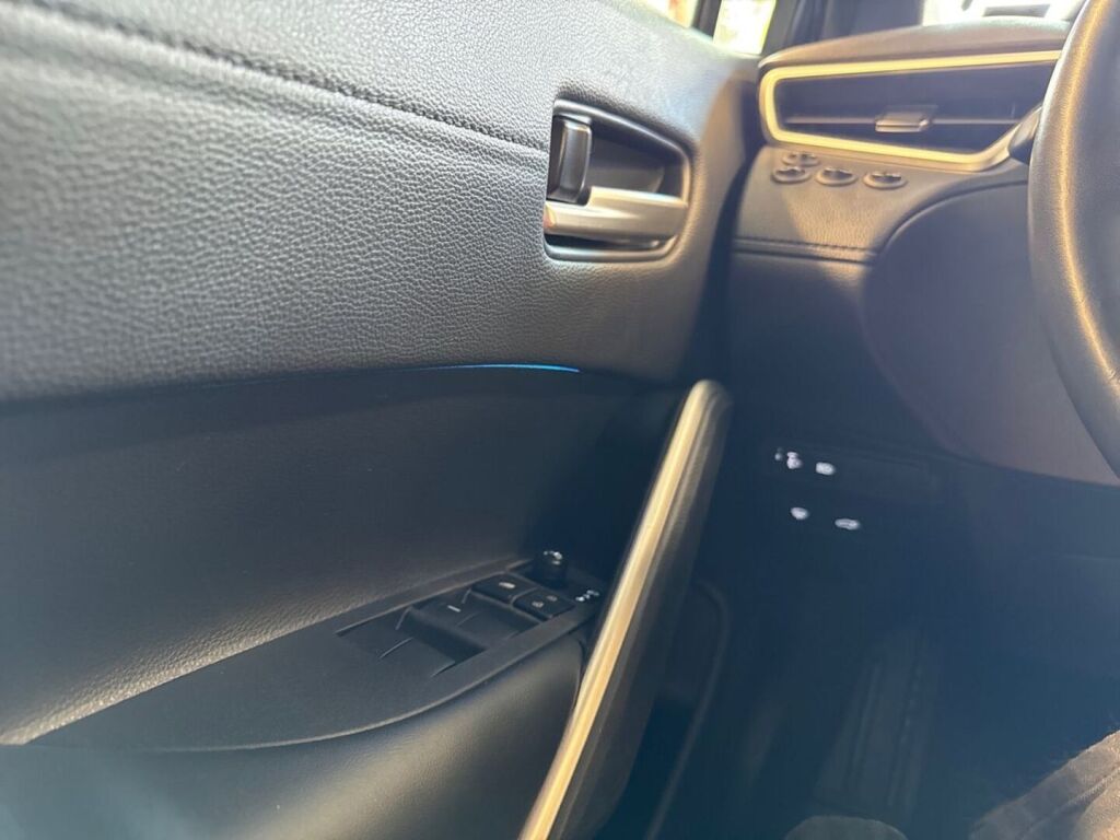 Toyota Corolla Cross 2024 Musta
